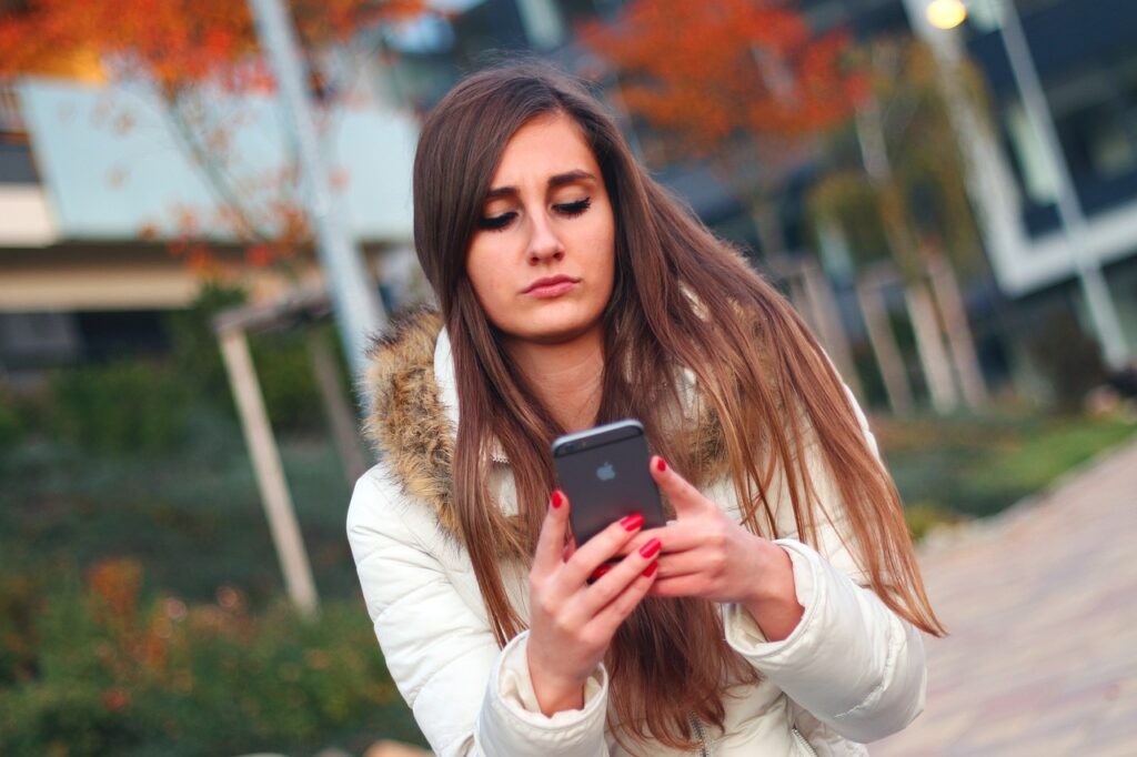 smartphone, woman, distracted